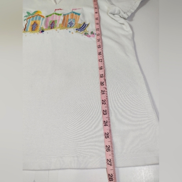 Quacker Factory Women's White Beach Hut Embroidered T-Shirt Size (M) - Picture 7 of 10